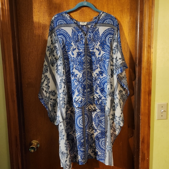 Chenault Tops - Blue and White Floral High Low Kaftan